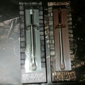 2 LE Urban Decay Game of Thrones eyeshadow brushes